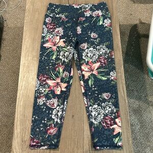 Blue floral leggings.